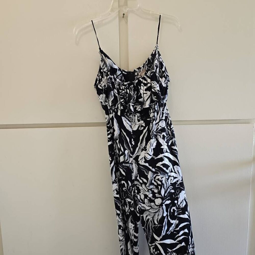 H and M black/ white floral jumpsuit, EUC, Sz. 8